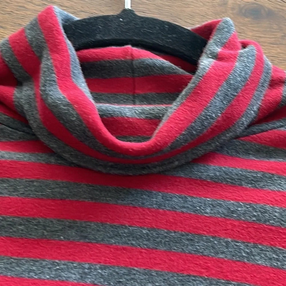 Lauren Ralph Lauren Women's M Cotton Turtleneck Red Gray Embroidered Crest Logo - Picture 9 of 11